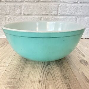 Vintage Pyrex Bowl 404 Robin’s Egg Aqua Blue Great Condition 4 Quart